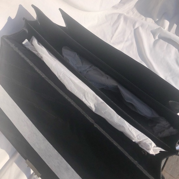 Kenneth Cole Flappy Gilmore Briefcase - Picture 5 of 8